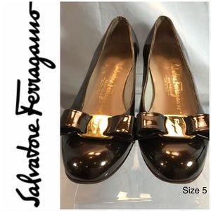 🍂Salvatore Ferragamo Vera Pumps /Brown Patent